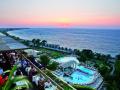 widok na morze z hotelu Amathus Beach