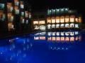 Orient Resort nocą